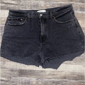 Abercrombie Curve Love High Rise Mom Short Size 32/14